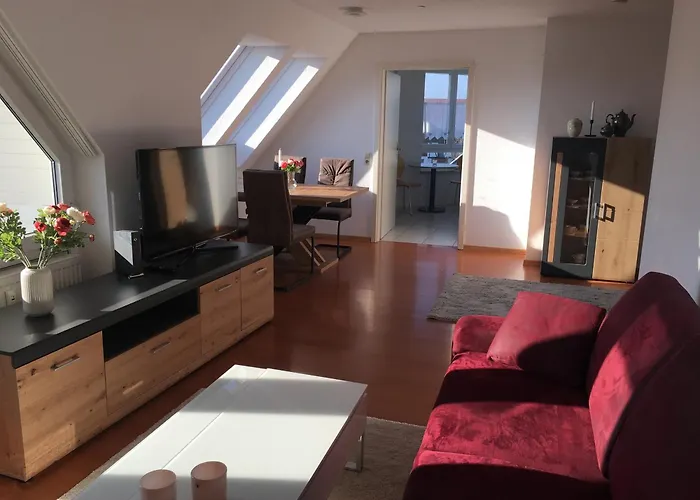 Sonnige Wohnung Mit Balkon