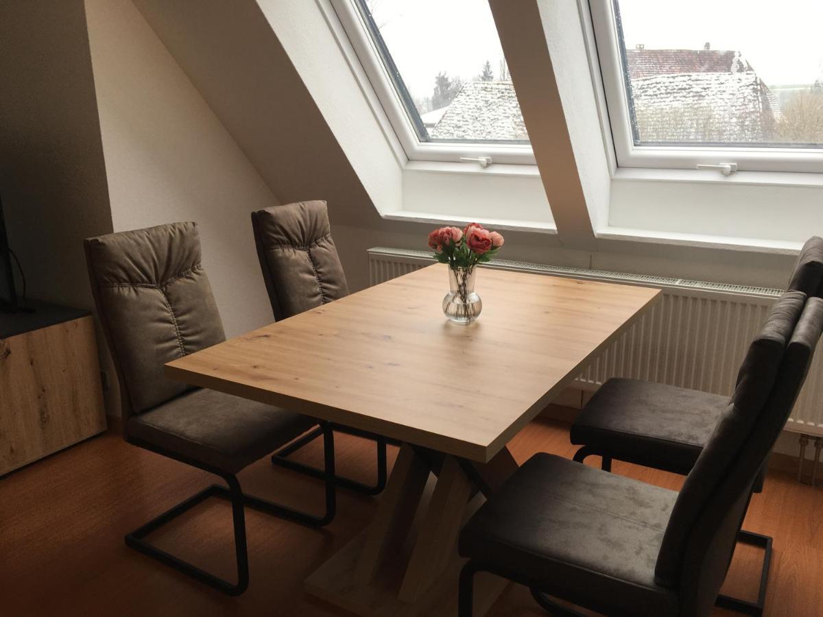 Apartment Sonnige Mit Balkon